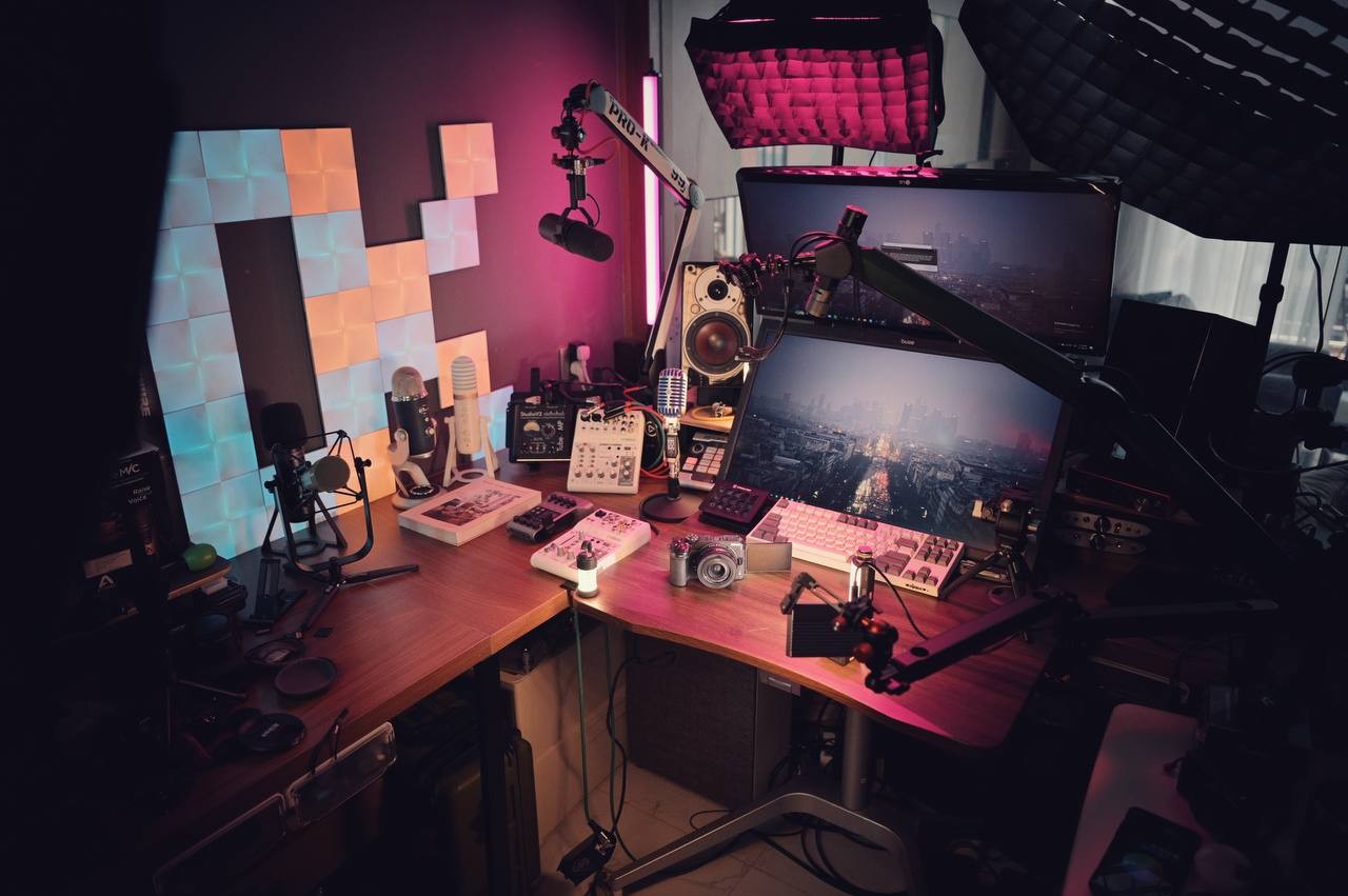 Góc làm việc thực tế của Solo Content Creator tại miniStudio Pro-K